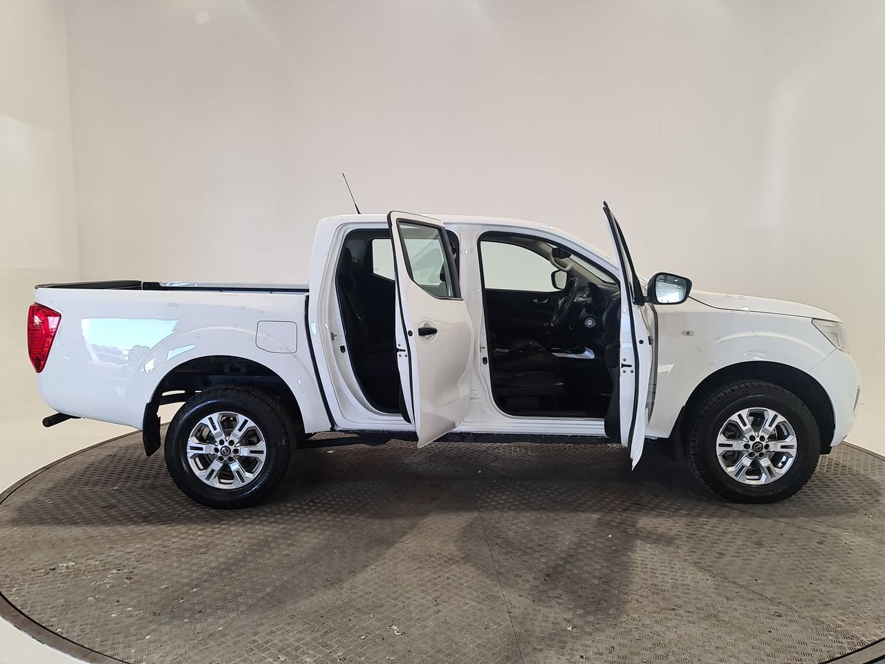 Used Nissan Navara 2021 for sale - 76616907: Photo 17
