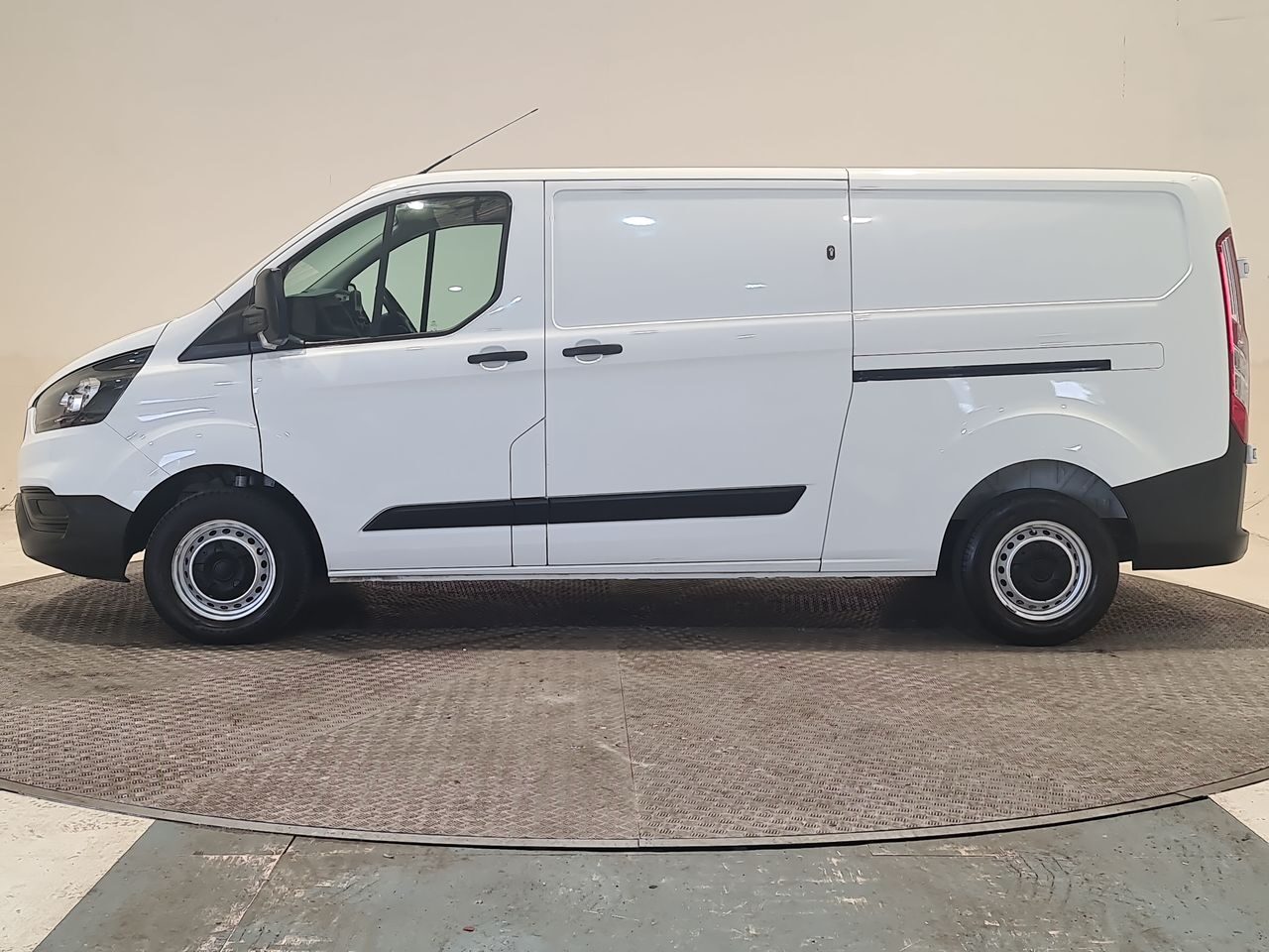 Used Ford Transit Custom 2023 for sale - 76544728: Photo 5