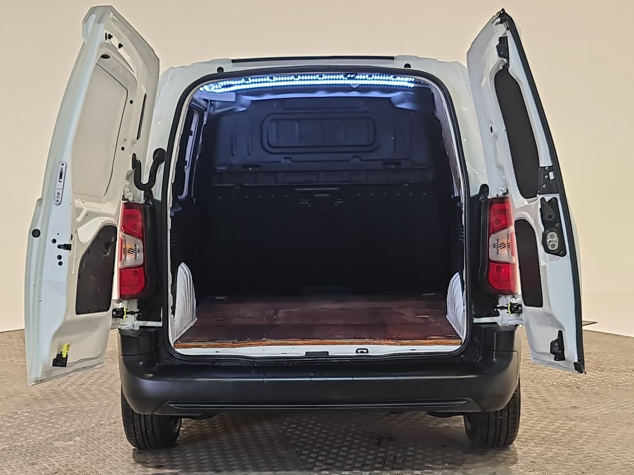 Used Vauxhall Combo 2019 for sale - 76685610: Photo 13