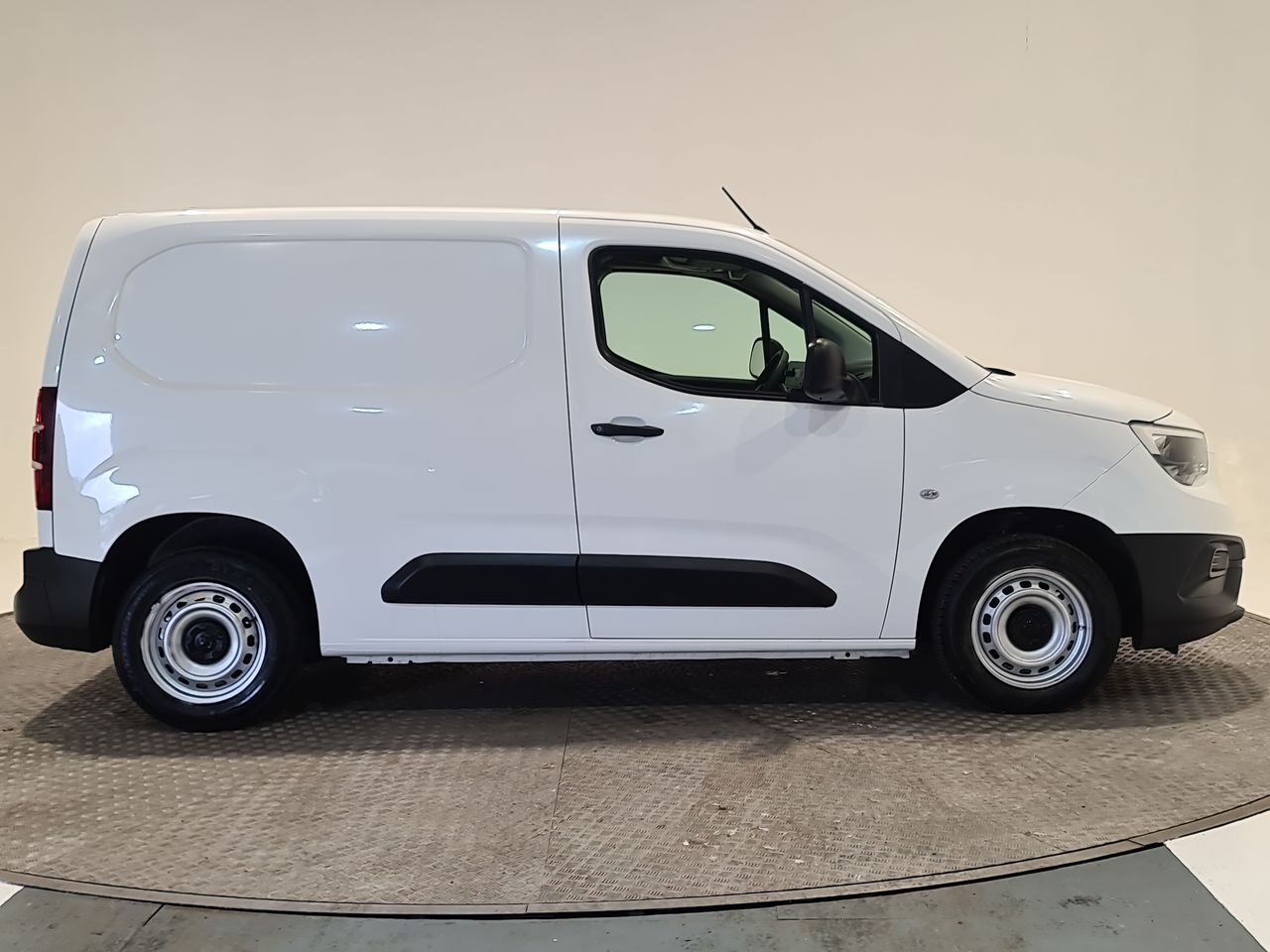 Used Vauxhall Combo 2019 for sale - 76685610: Photo 16