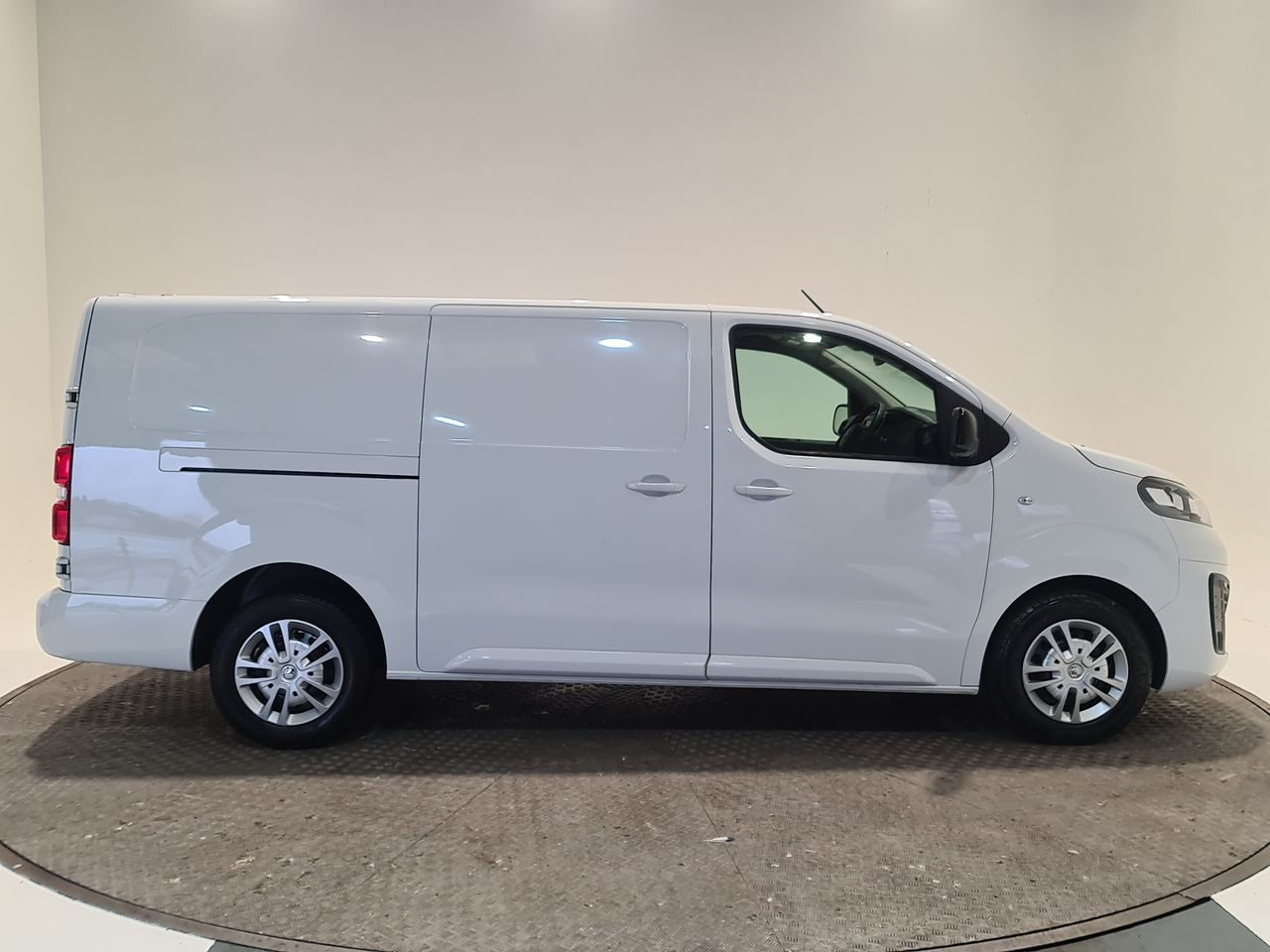 Used Vauxhall Vivaro 2023 for sale - 77555943: Photo 16