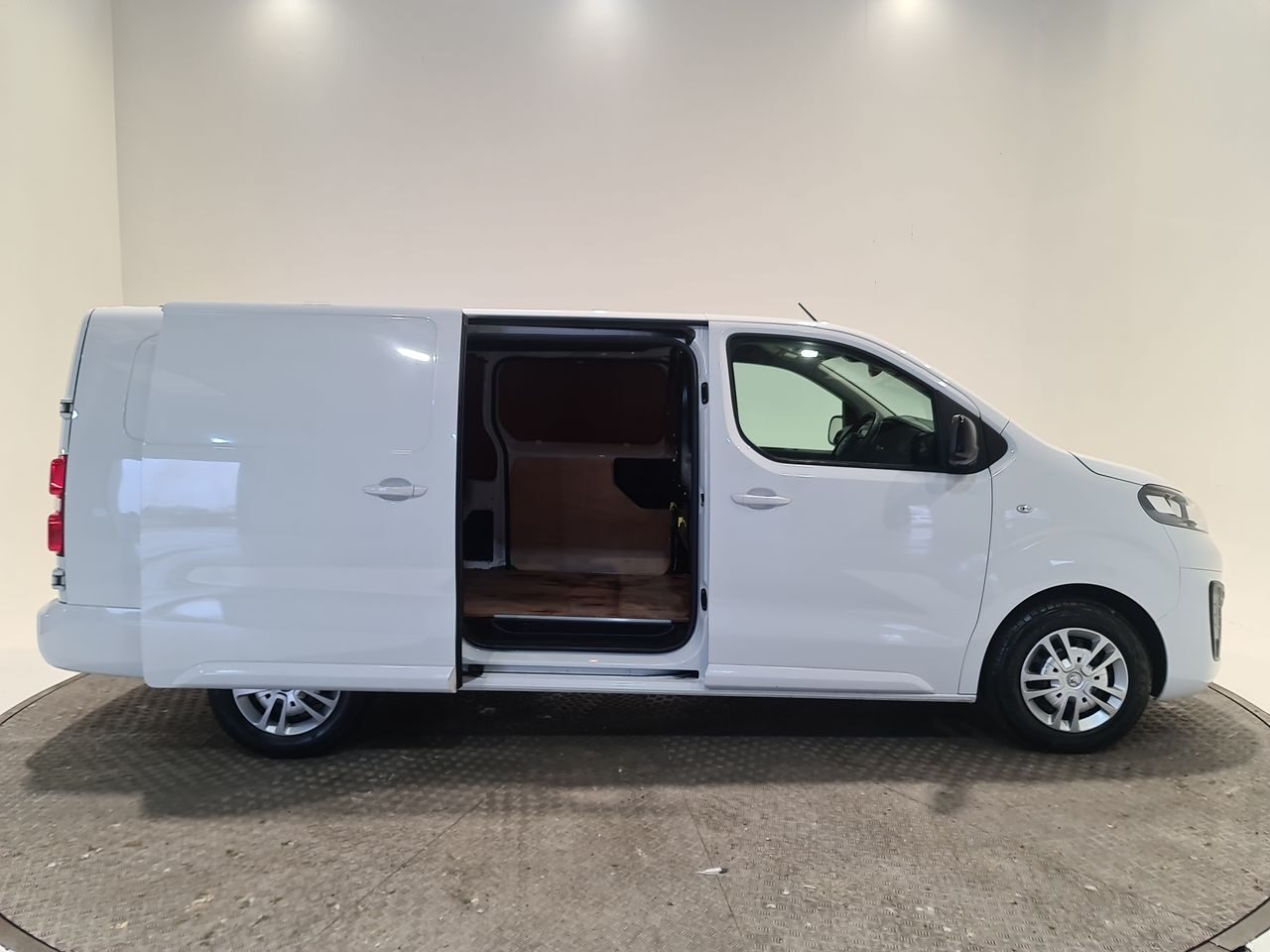 Used Vauxhall Vivaro 2023 for sale - 77555943: Photo 18