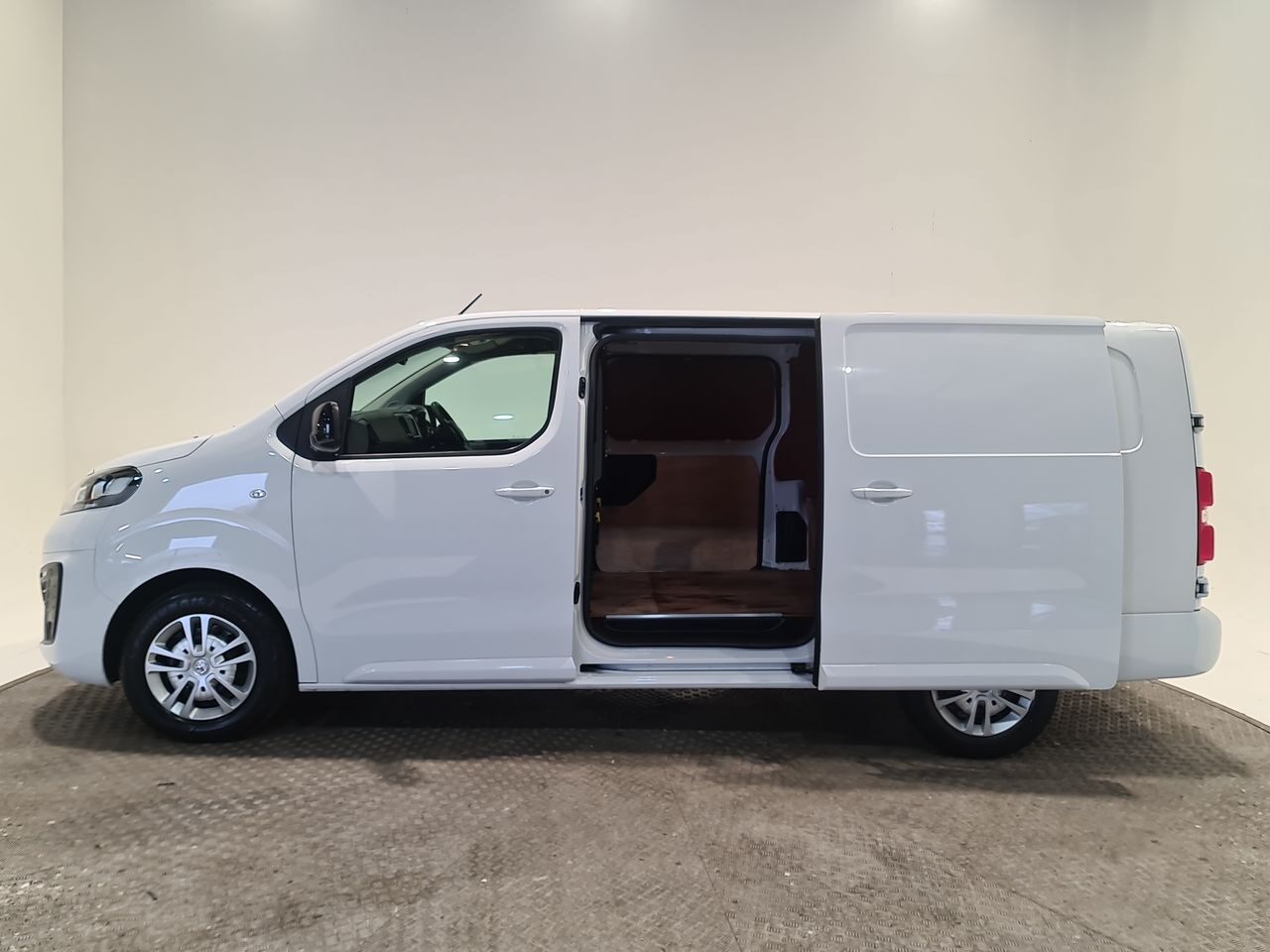 Used Vauxhall Vivaro 2023 for sale - 77555943: Photo 9