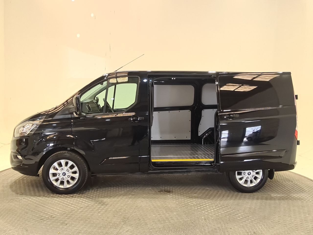 Used Ford Transit Custom 2023 for sale - 78070123: Photo 10