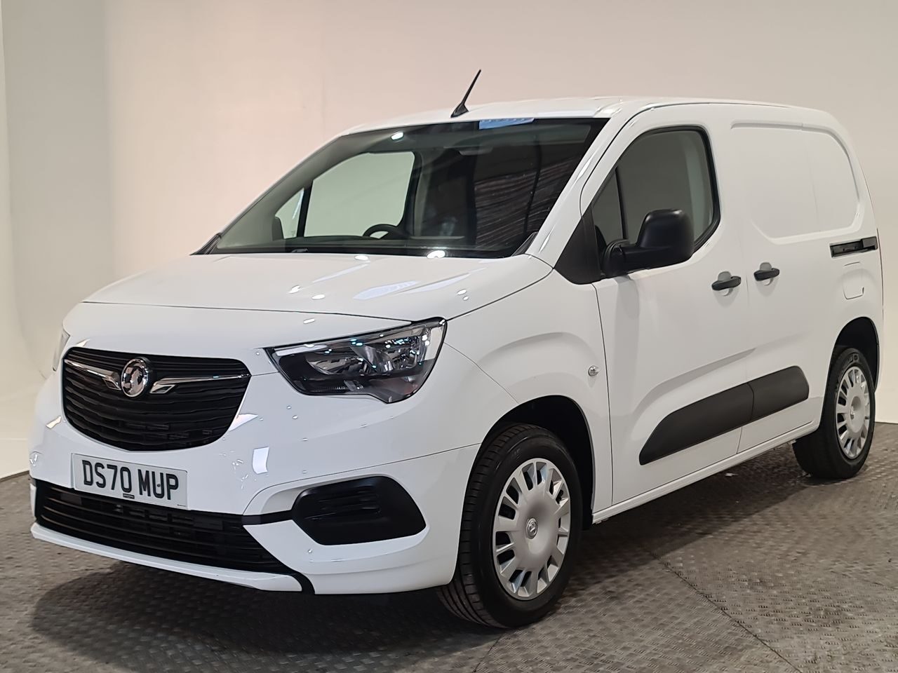 Used Vauxhall Combo 2020 for sale - 76616909: Photo 4