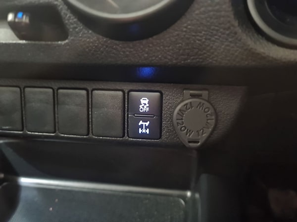 Used Toyota Hilux 2024 for sale - 76280167: Photo 34