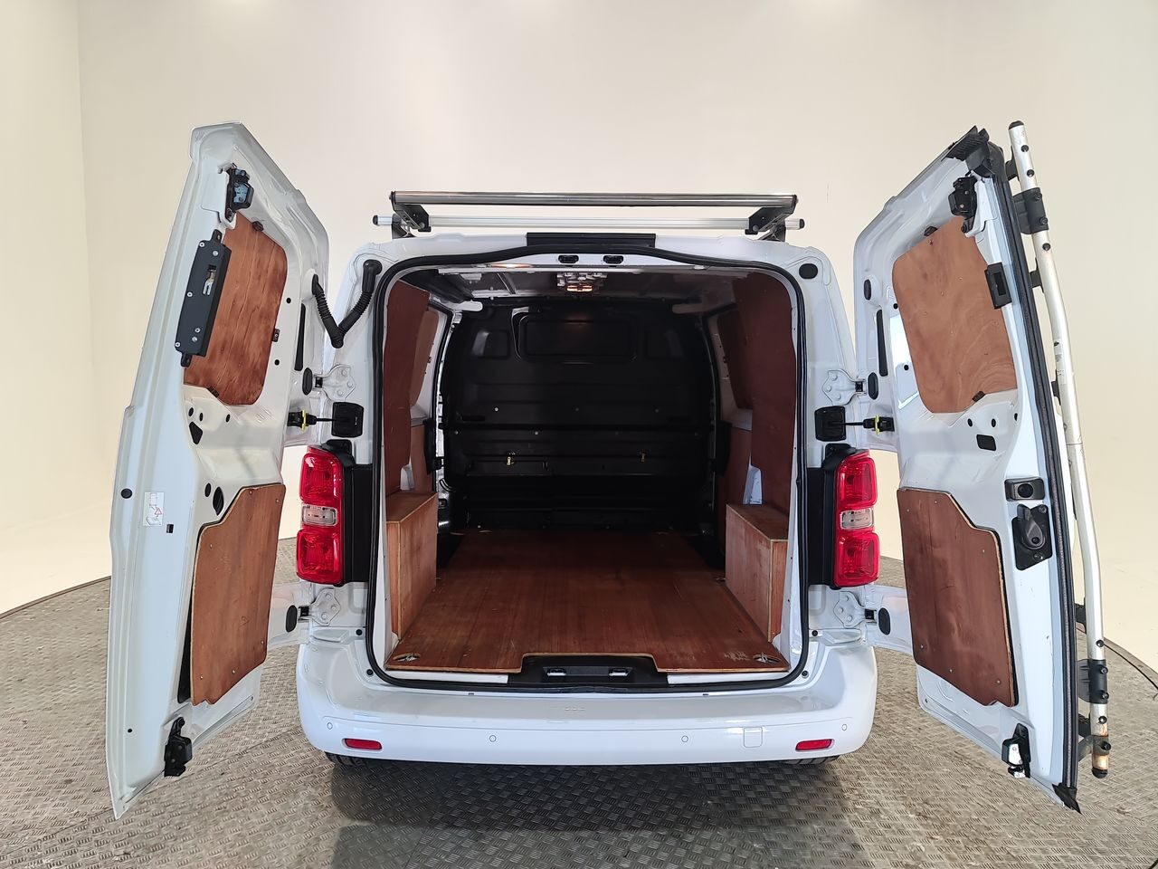 Used Vauxhall Vivaro 2023 for sale - 76616908: Photo 13