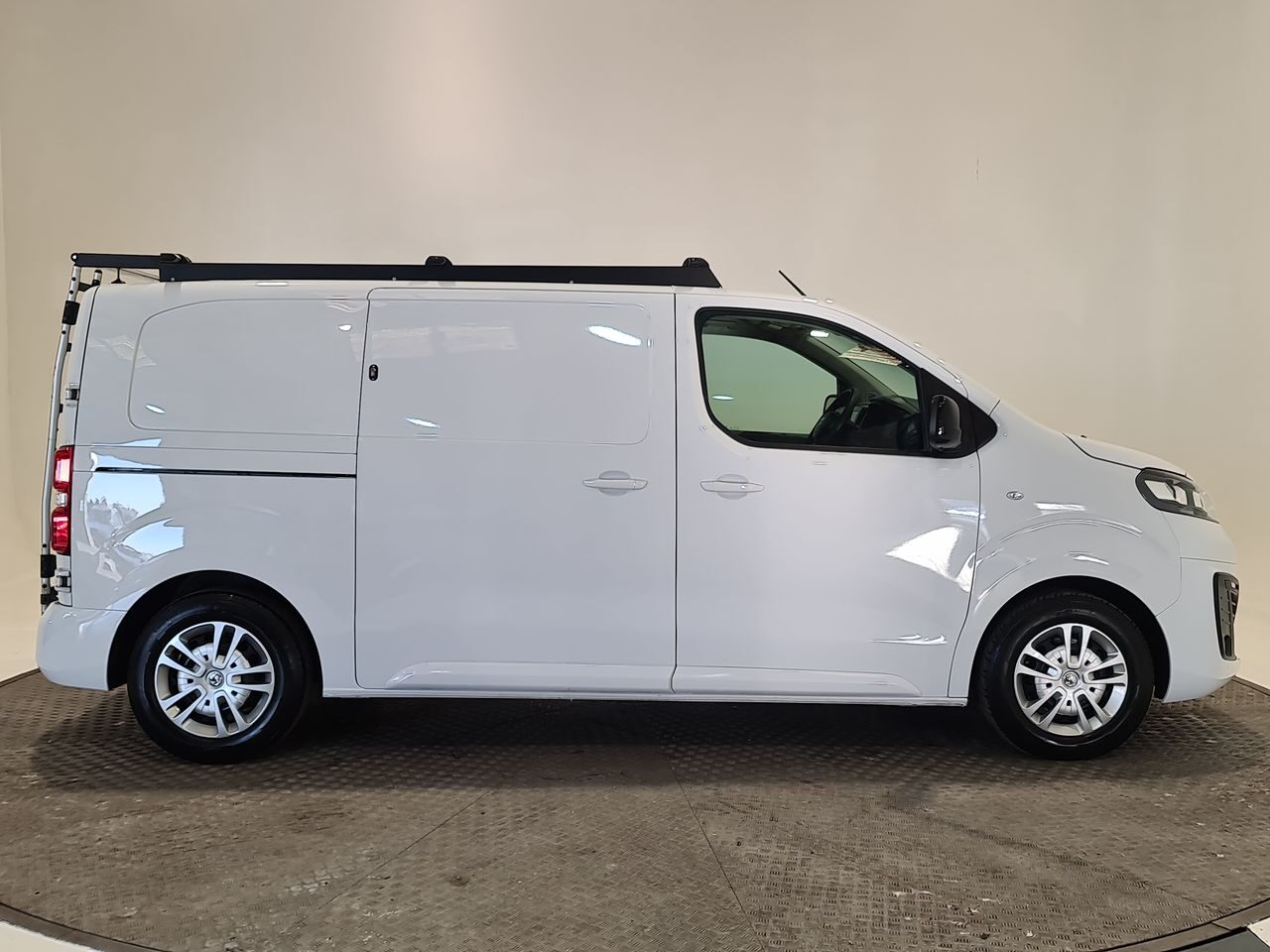 Used Vauxhall Vivaro 2023 for sale - 76616908: Photo 16
