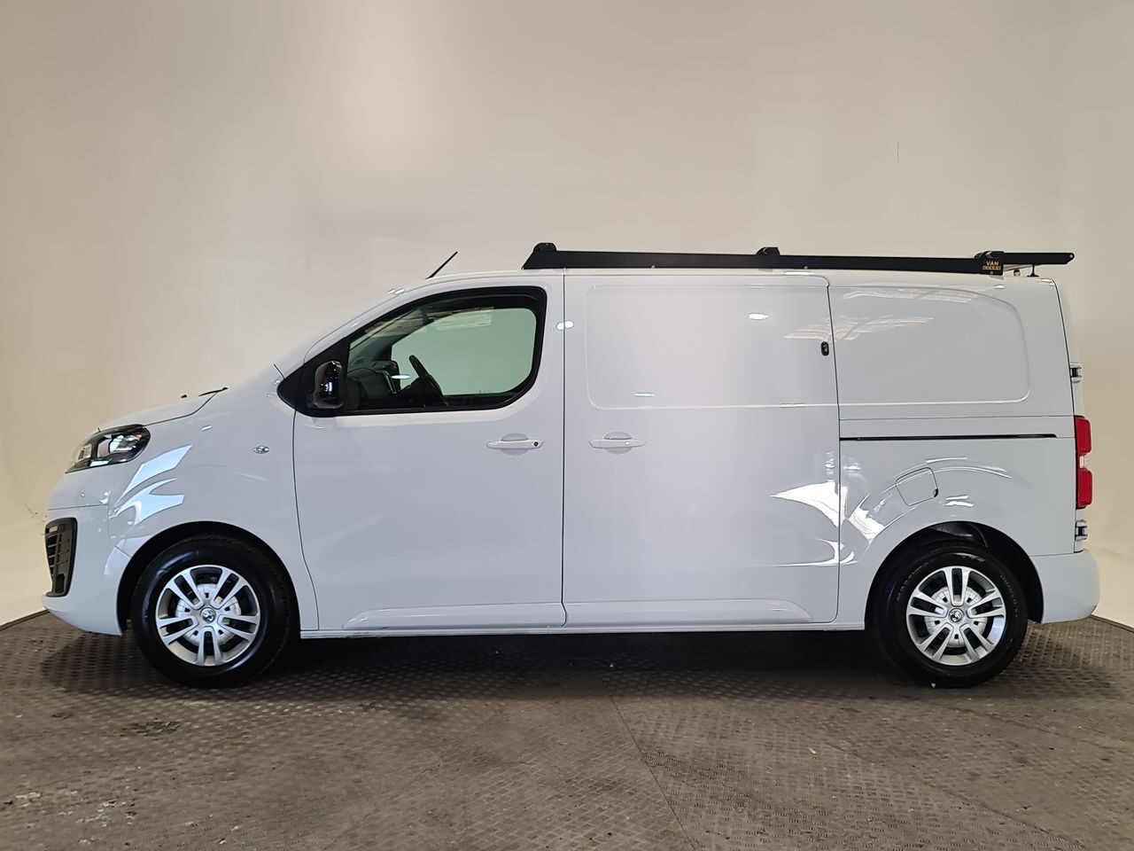 Used Vauxhall Vivaro 2023 for sale - 76616908: Photo 5