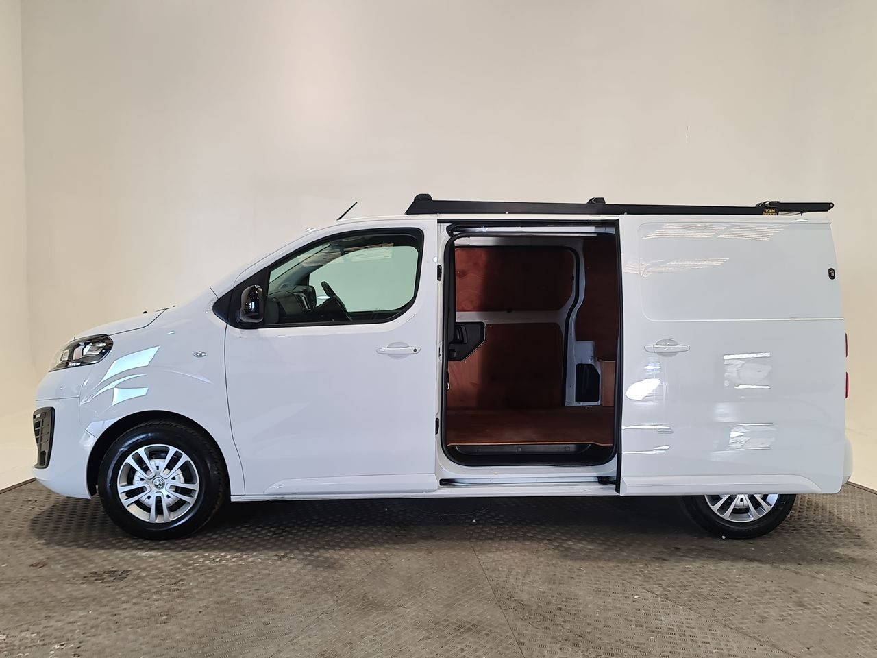 Used Vauxhall Vivaro 2023 for sale - 76616908: Photo 9