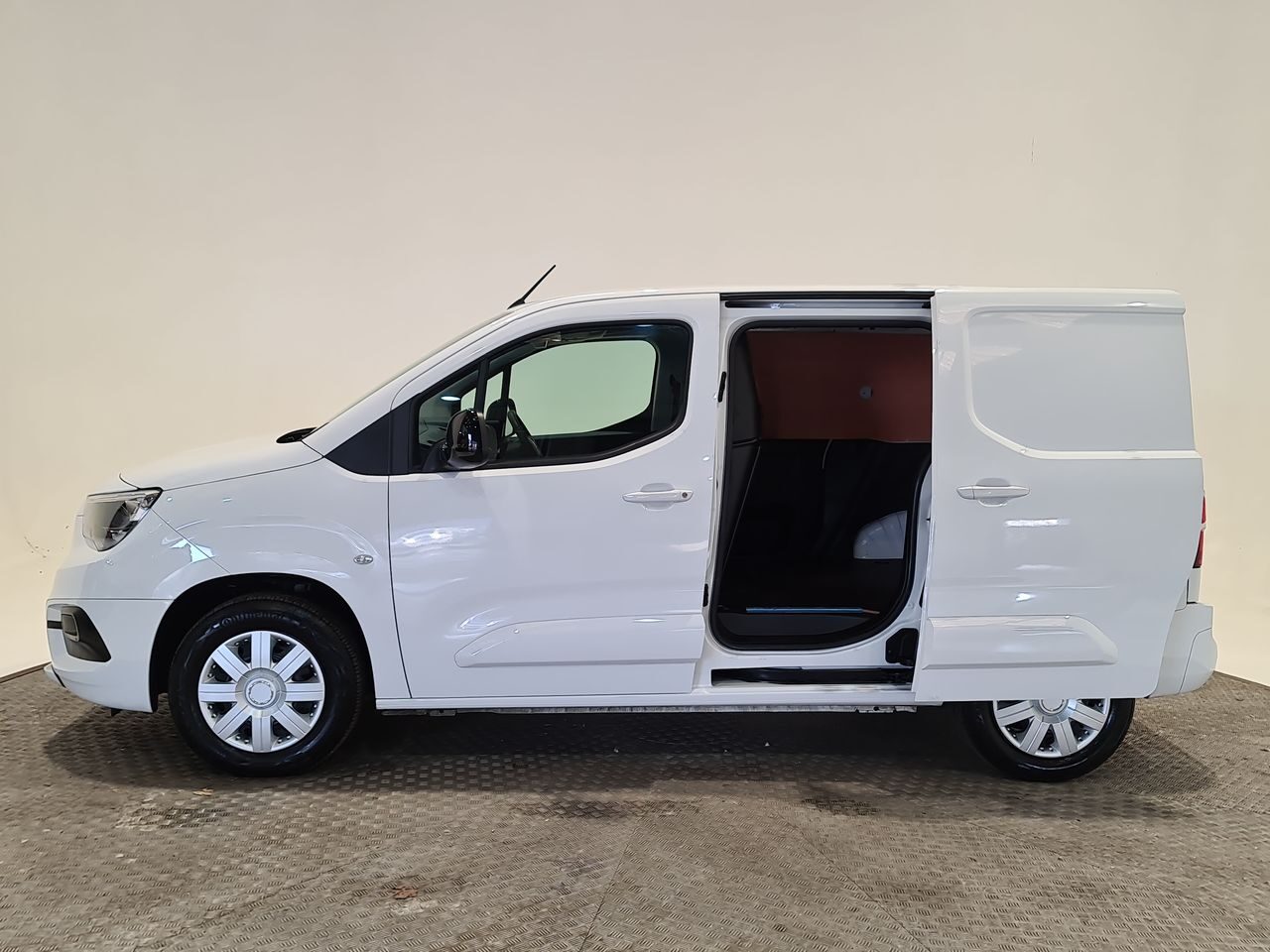 Used Vauxhall Combo 2023 for sale - 76638751: Photo 9