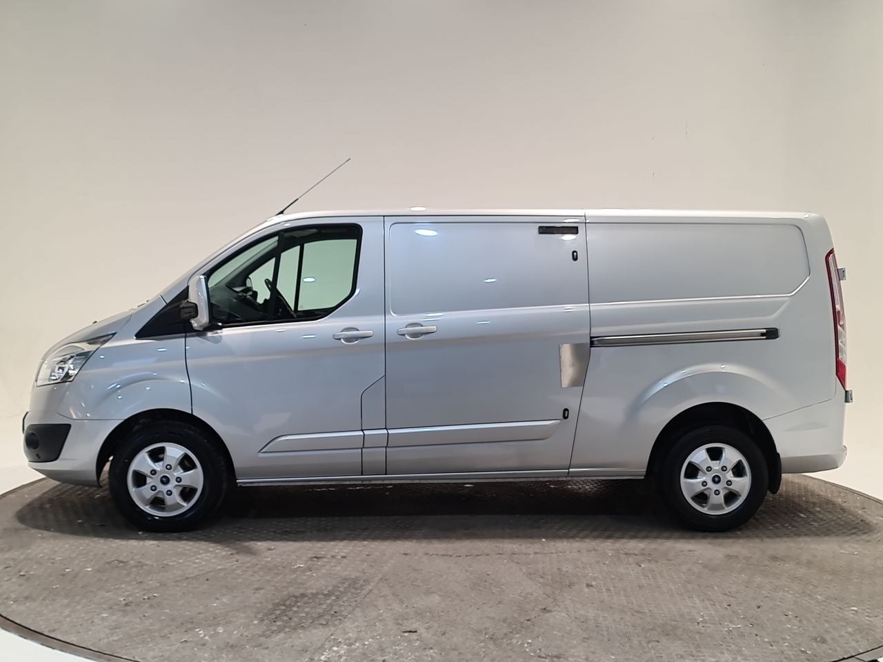 Used Ford Transit Custom 2017 for sale - 77790279: Photo 6