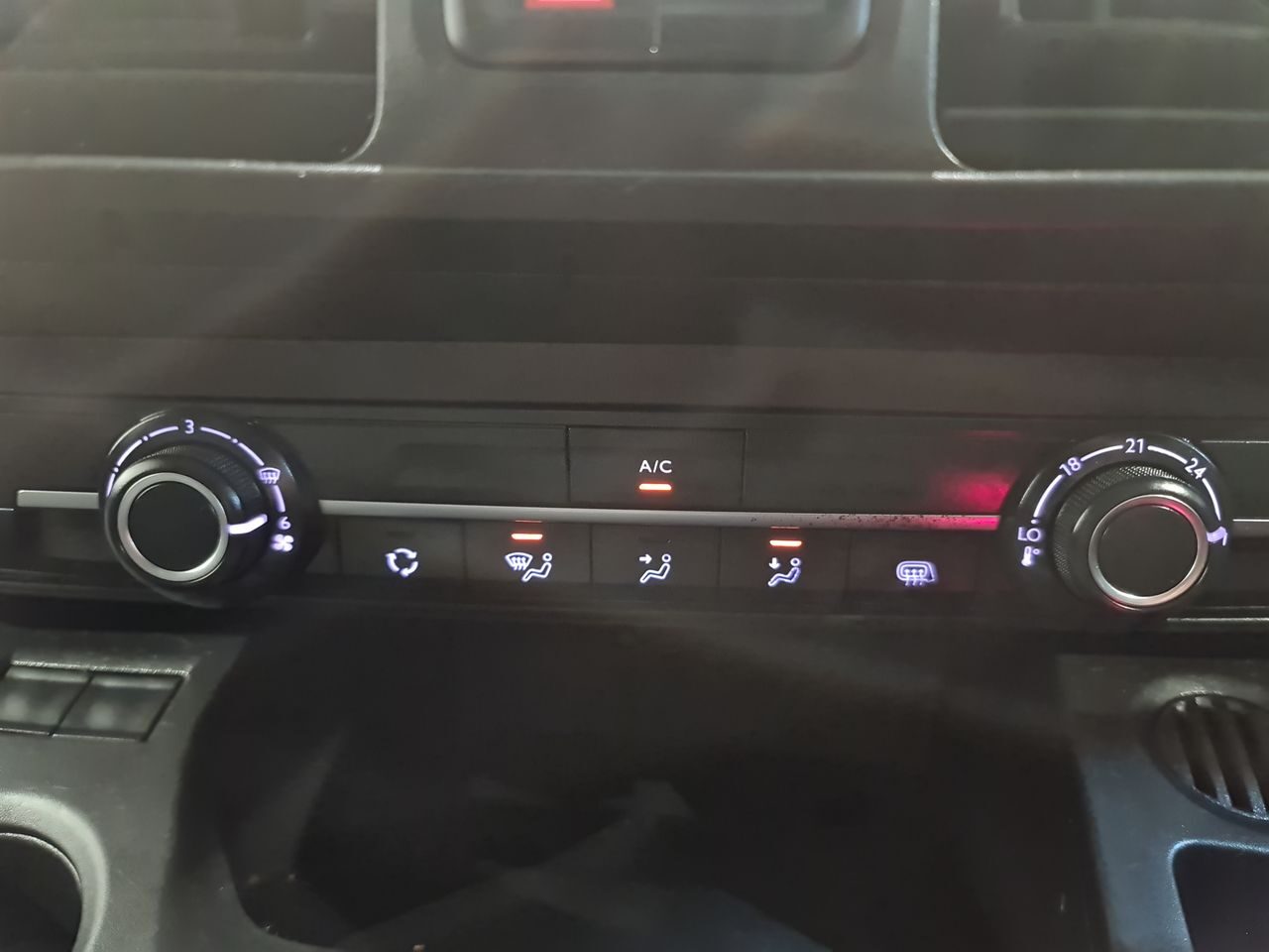 Used Peugeot Partner 2022 for sale - 76895919: Photo 24