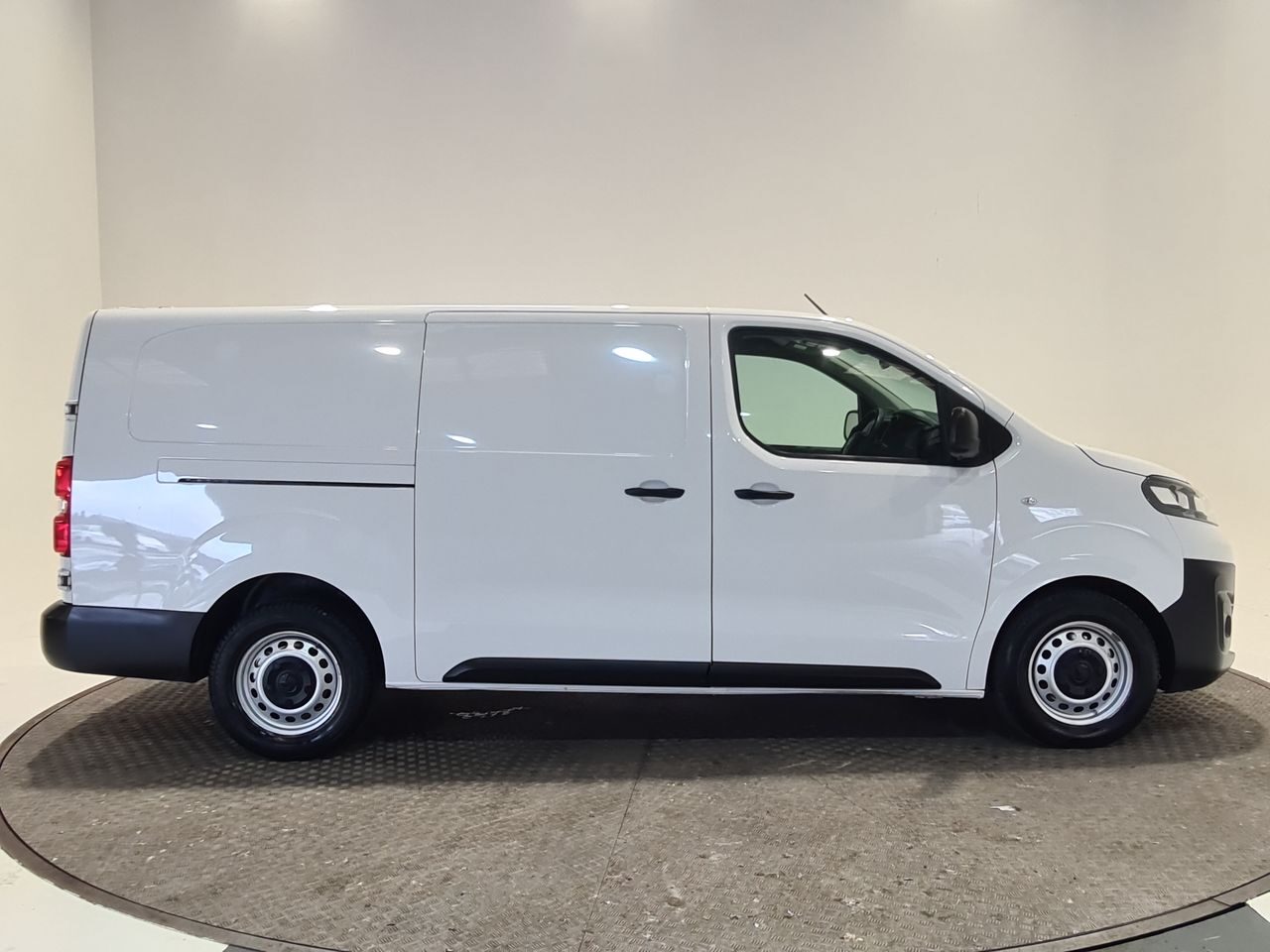Used Vauxhall Vivaro 2023 for sale - 77298550: Photo 16