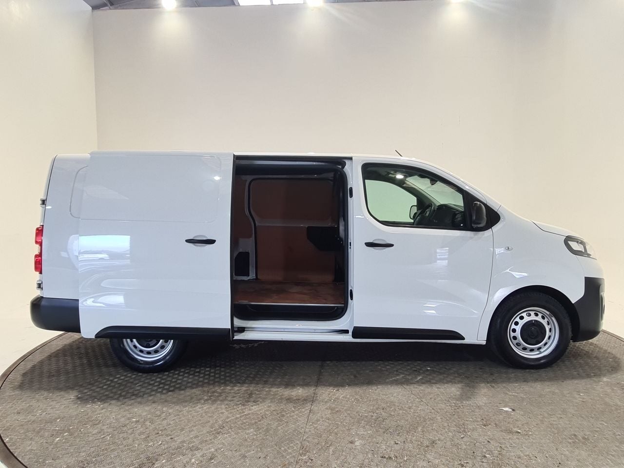 Used Vauxhall Vivaro 2023 for sale - 77298550: Photo 18