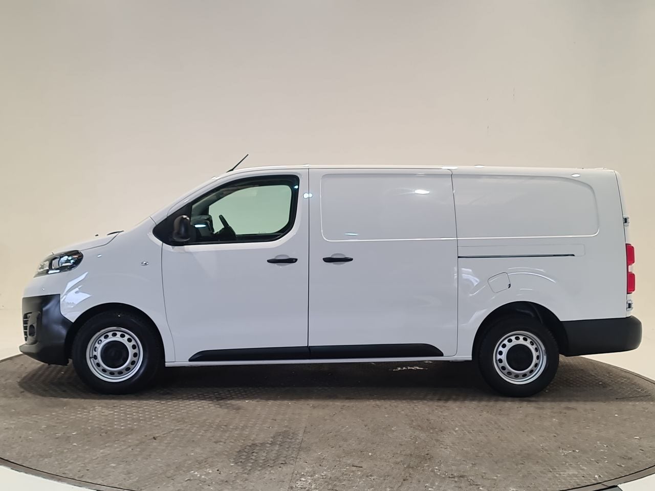 Used Vauxhall Vivaro 2023 for sale - 77298550: Photo 5