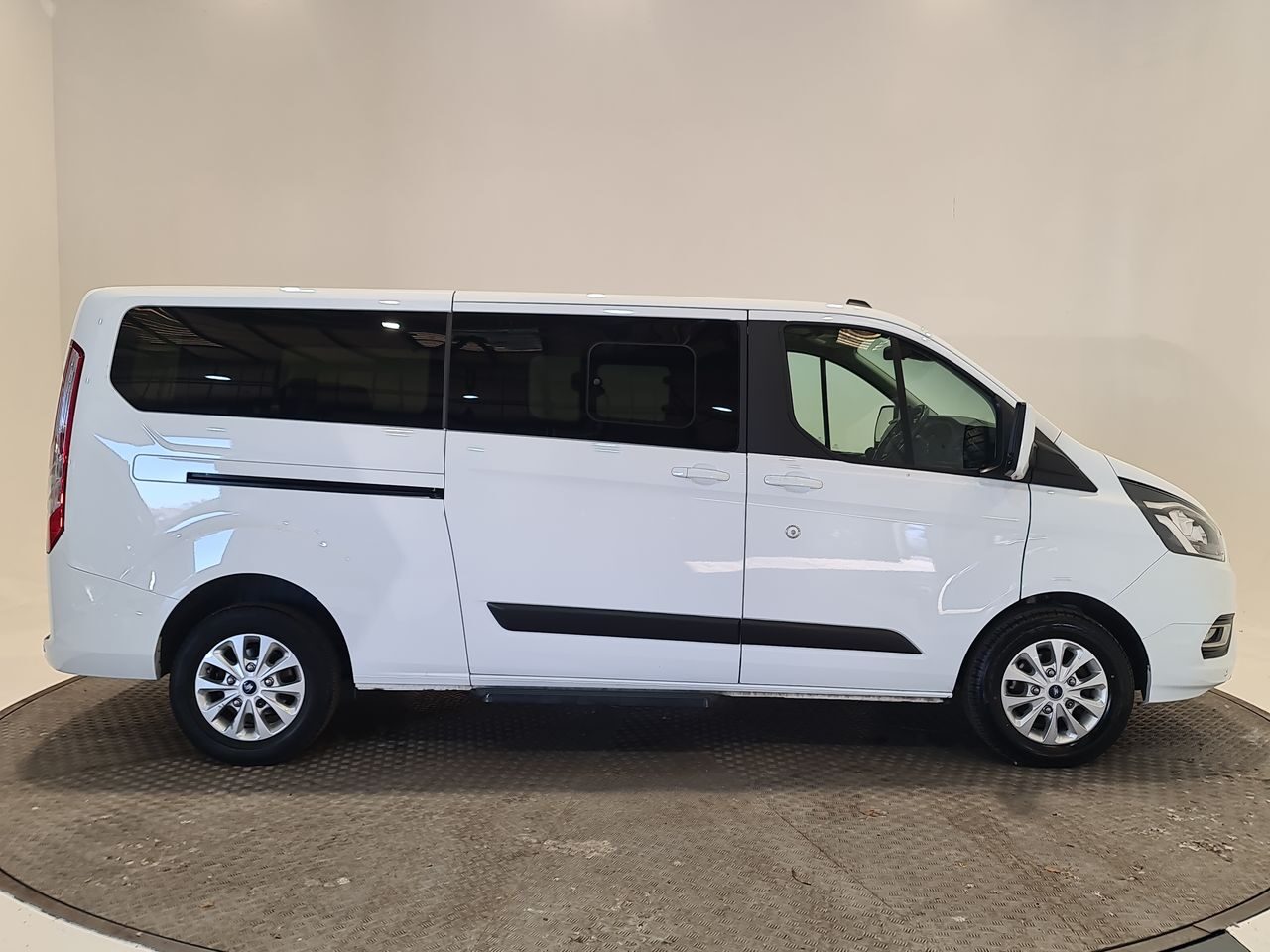 Used Ford Tourneo Custom 2020 for sale - 76694469: Photo 17