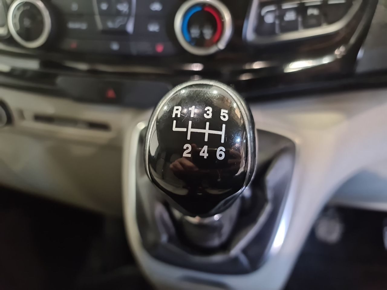 Used Ford Tourneo Custom 2020 for sale - 76694469: Photo 24