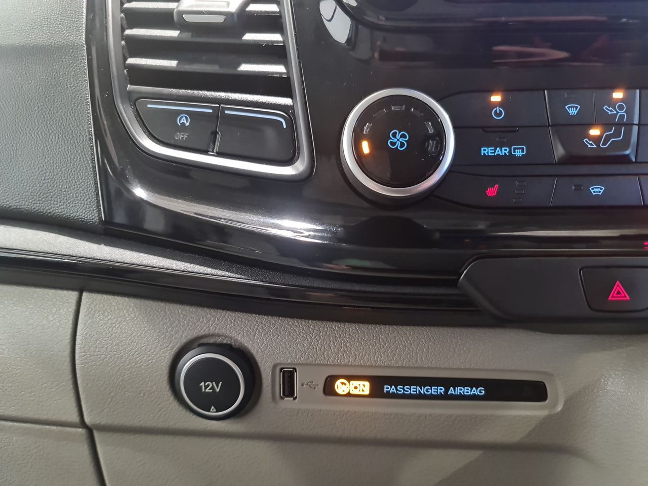 Used Ford Tourneo Custom 2020 for sale - 76694469: Photo 33