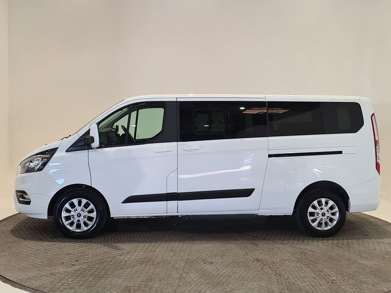Used Ford Tourneo Custom 2020 for sale - 76694469: Photo 6