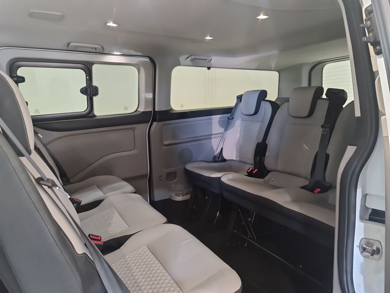Used Ford Tourneo Custom 2020 for sale - 76694469: Photo 9