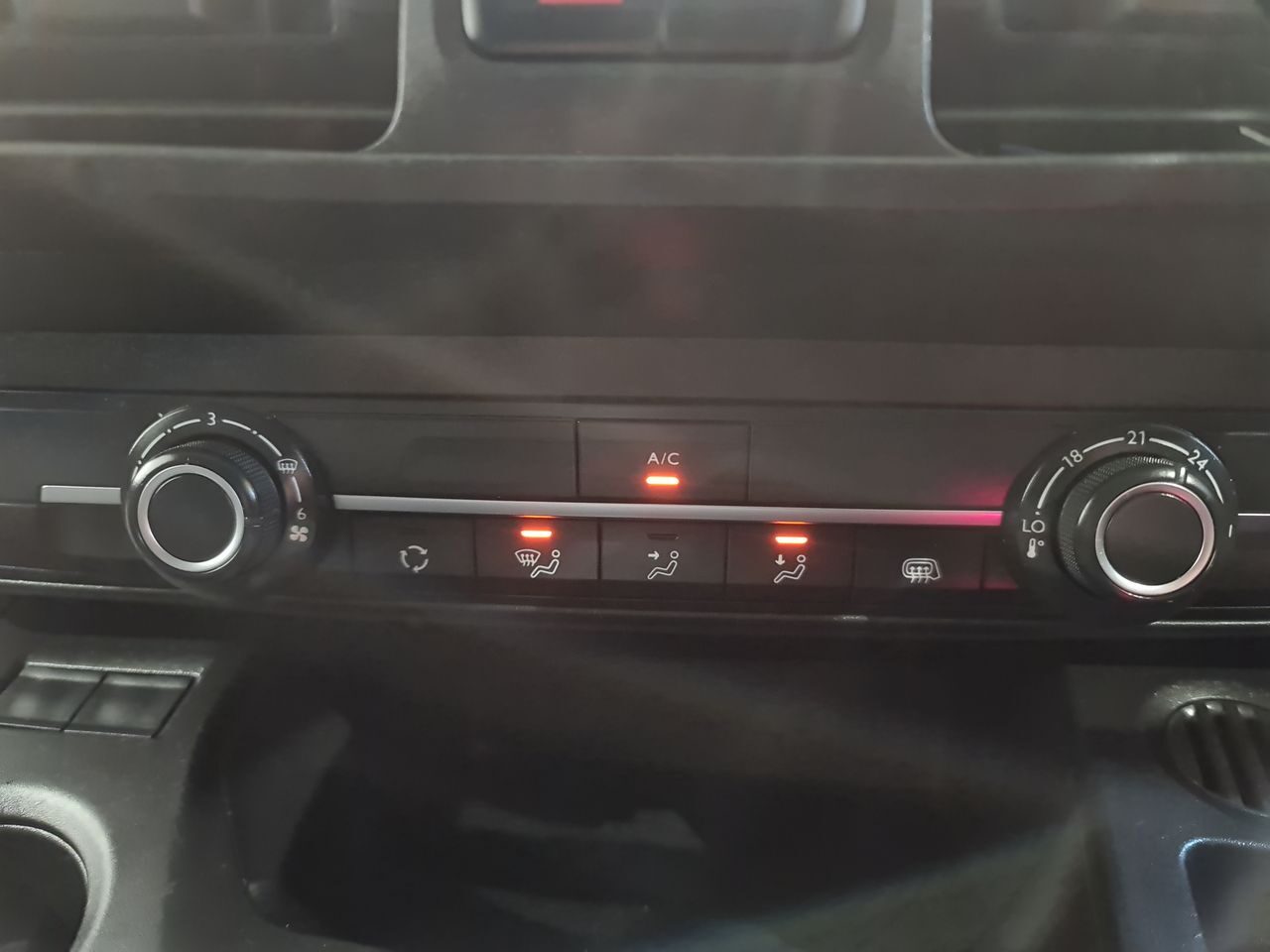 Used Peugeot Partner 2021 for sale - 77069887: Photo 22