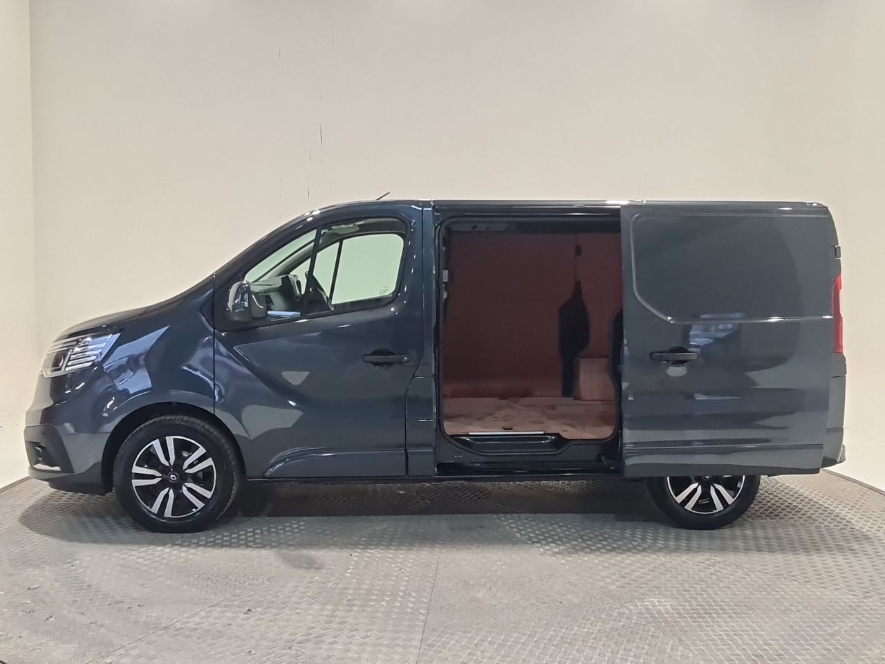 Used Renault Trafic 2022 for sale - 78038790: Photo 9