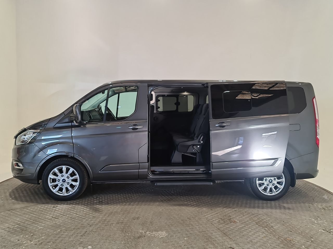 Used Ford Tourneo Custom 2024 for sale - 76707456: Photo 10