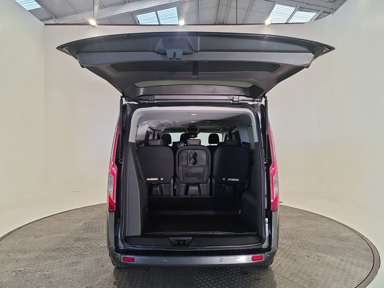 Used Ford Tourneo Custom 2024 for sale - 76707456: Photo 14