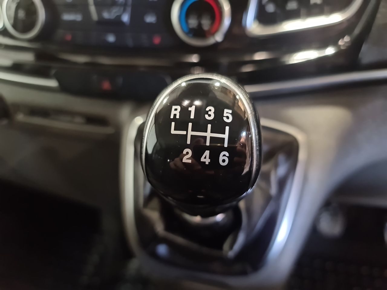 Used Ford Tourneo Custom 2024 for sale - 76707456: Photo 25