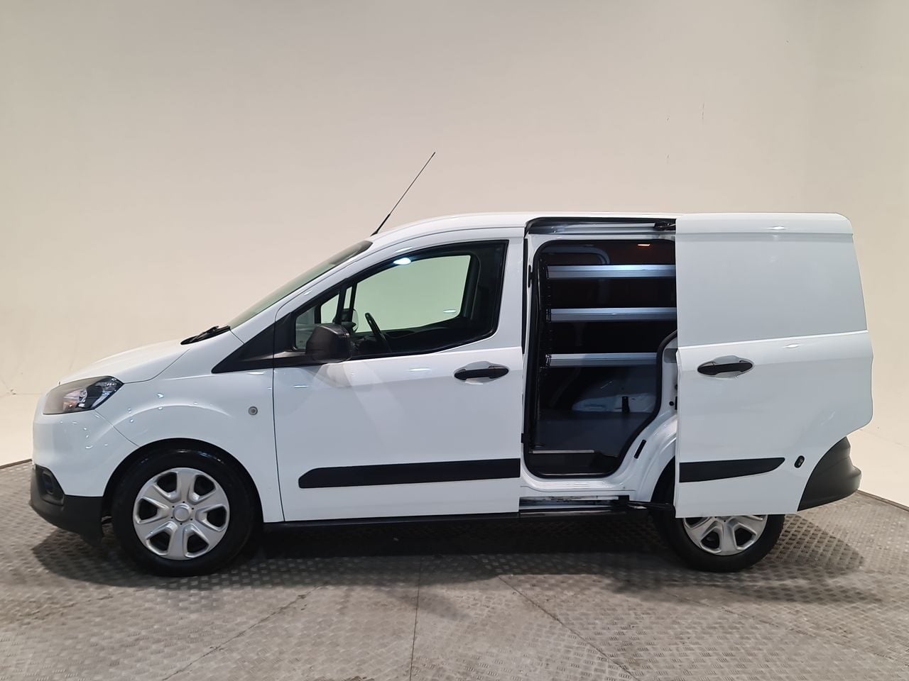 Used Ford Transit Courier 2020 for sale - 77520472: Photo 9