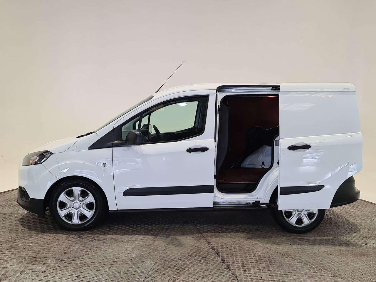 Used Ford Transit Courier 2020 for sale - 76577114: Photo 9