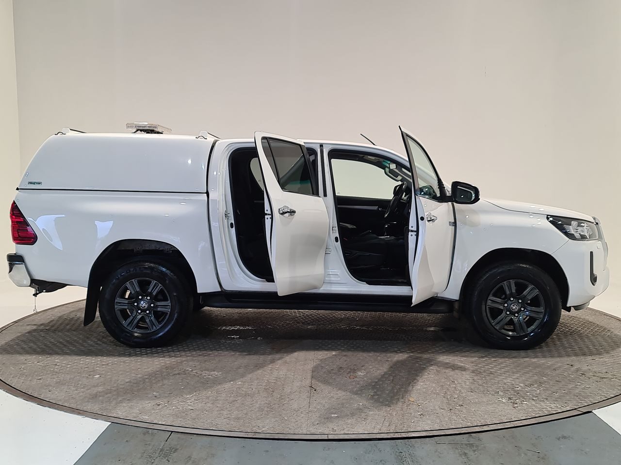 Used Toyota Hilux 2021 for sale - 77034486: Photo 18