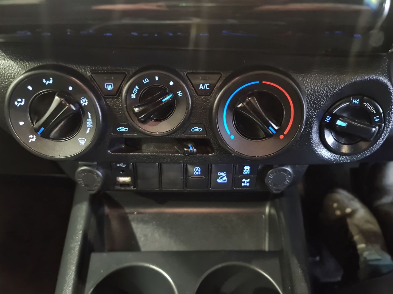 Used Toyota Hilux 2021 for sale - 77034486: Photo 24