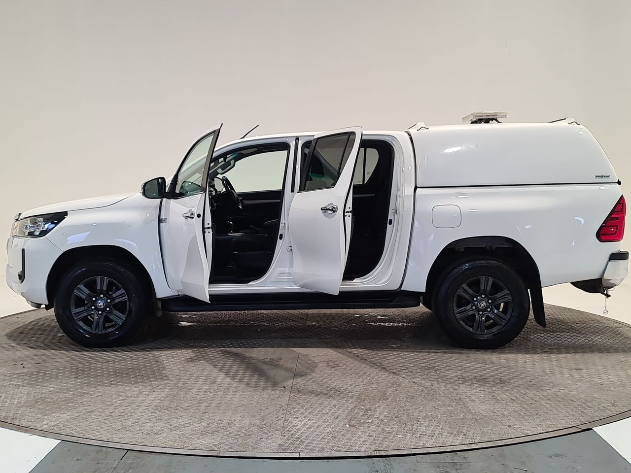 Used Toyota Hilux 2021 for sale - 77034486: Photo 9