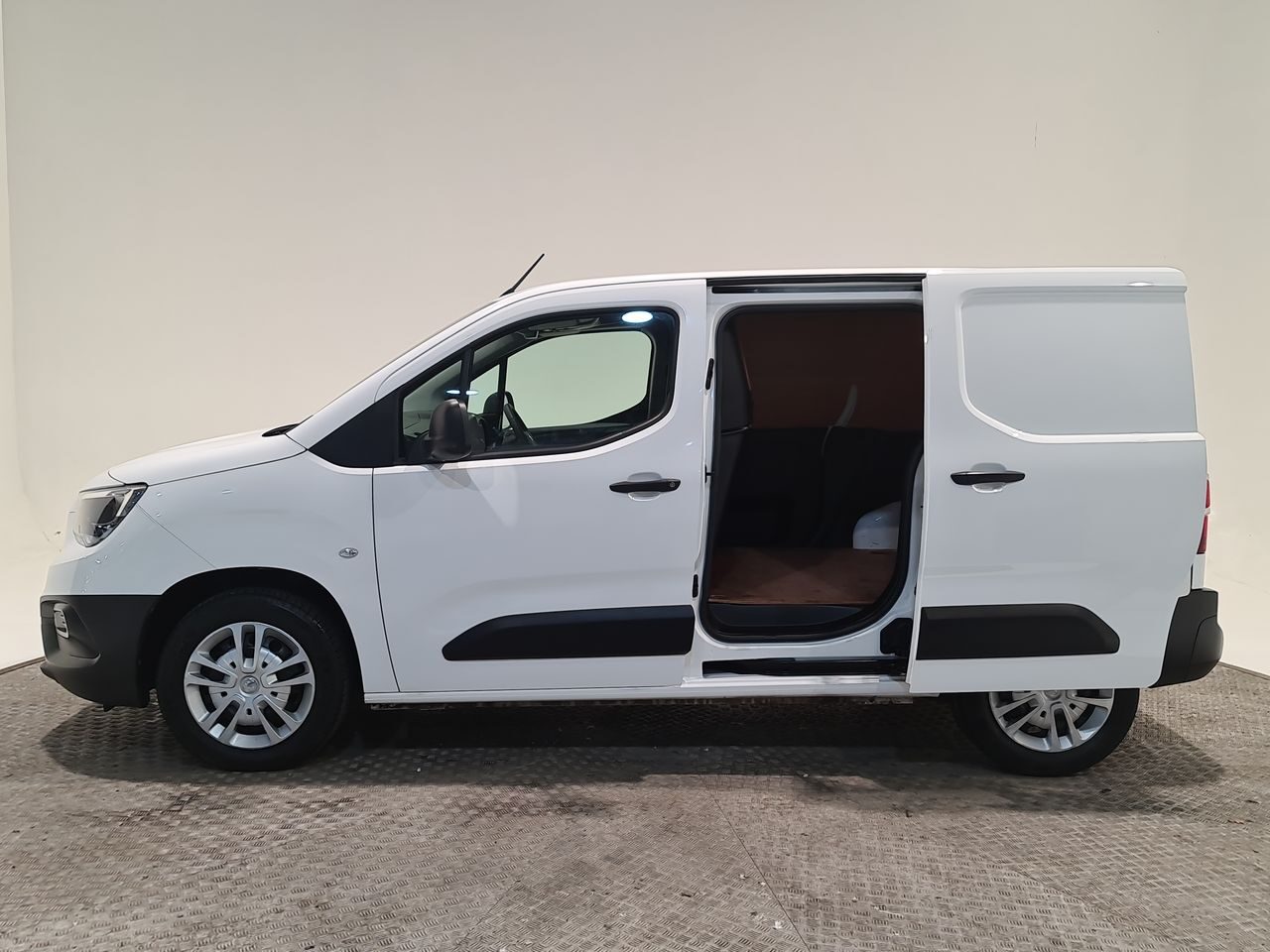 Used Vauxhall Combo 2021 for sale - 77104631: Photo 9
