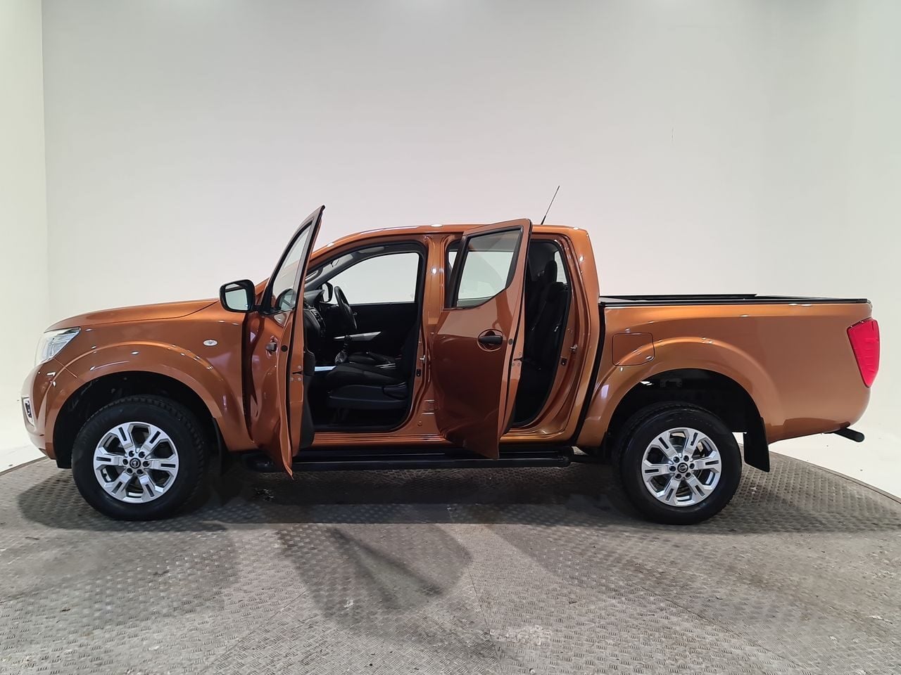 Used Nissan Navara 2021 for sale - 76836097: Photo 9