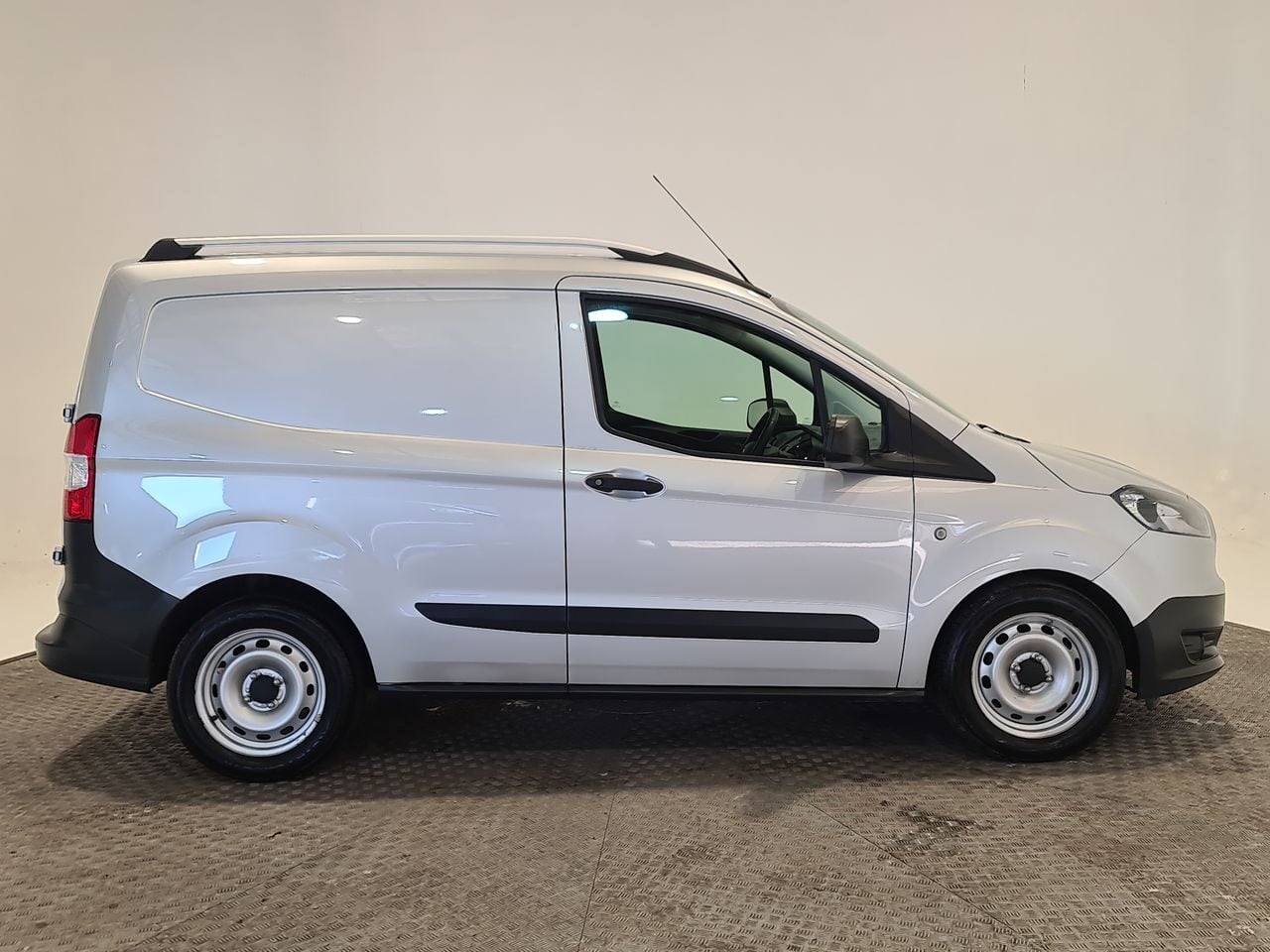 Used Ford Transit Courier 2018 for sale - 76794746: Photo 16