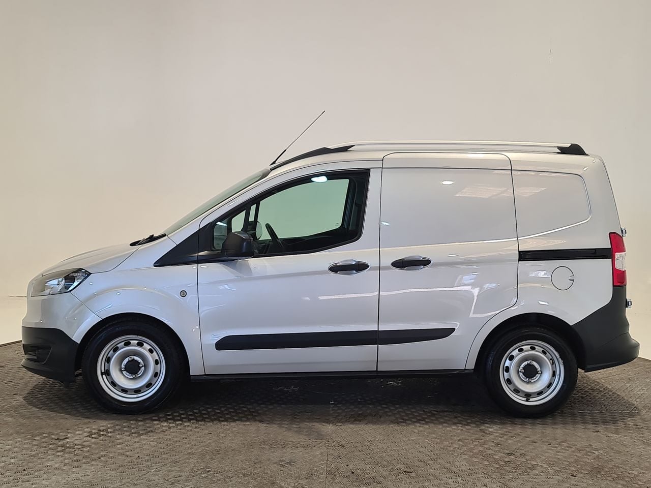Used Ford Transit Courier 2018 for sale - 76794746: Photo 5