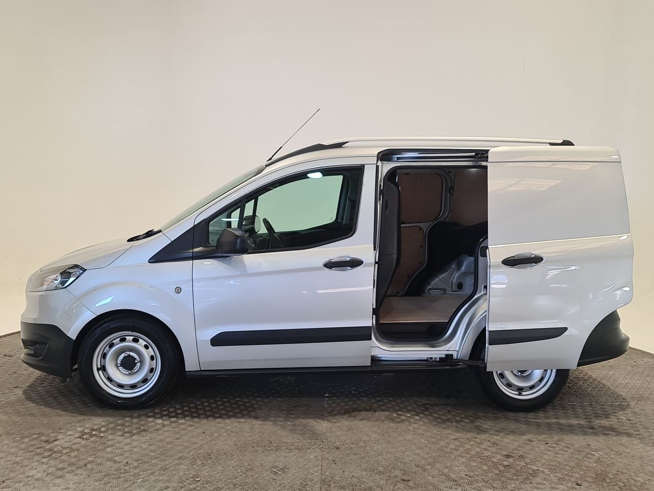 Used Ford Transit Courier 2018 for sale - 76794746: Photo 9