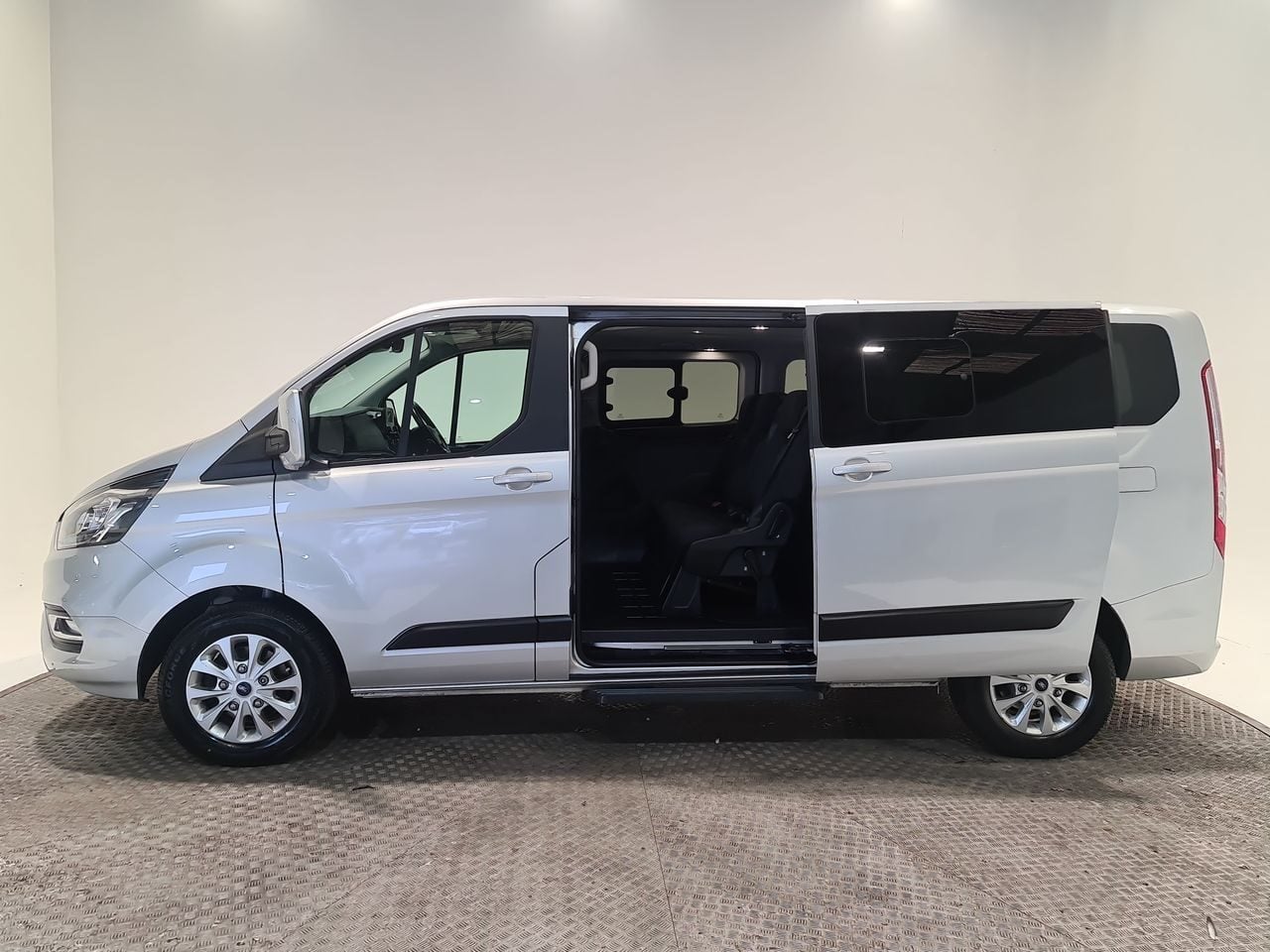 Used Ford Tourneo Custom 2019 for sale - 76972549: Photo 10