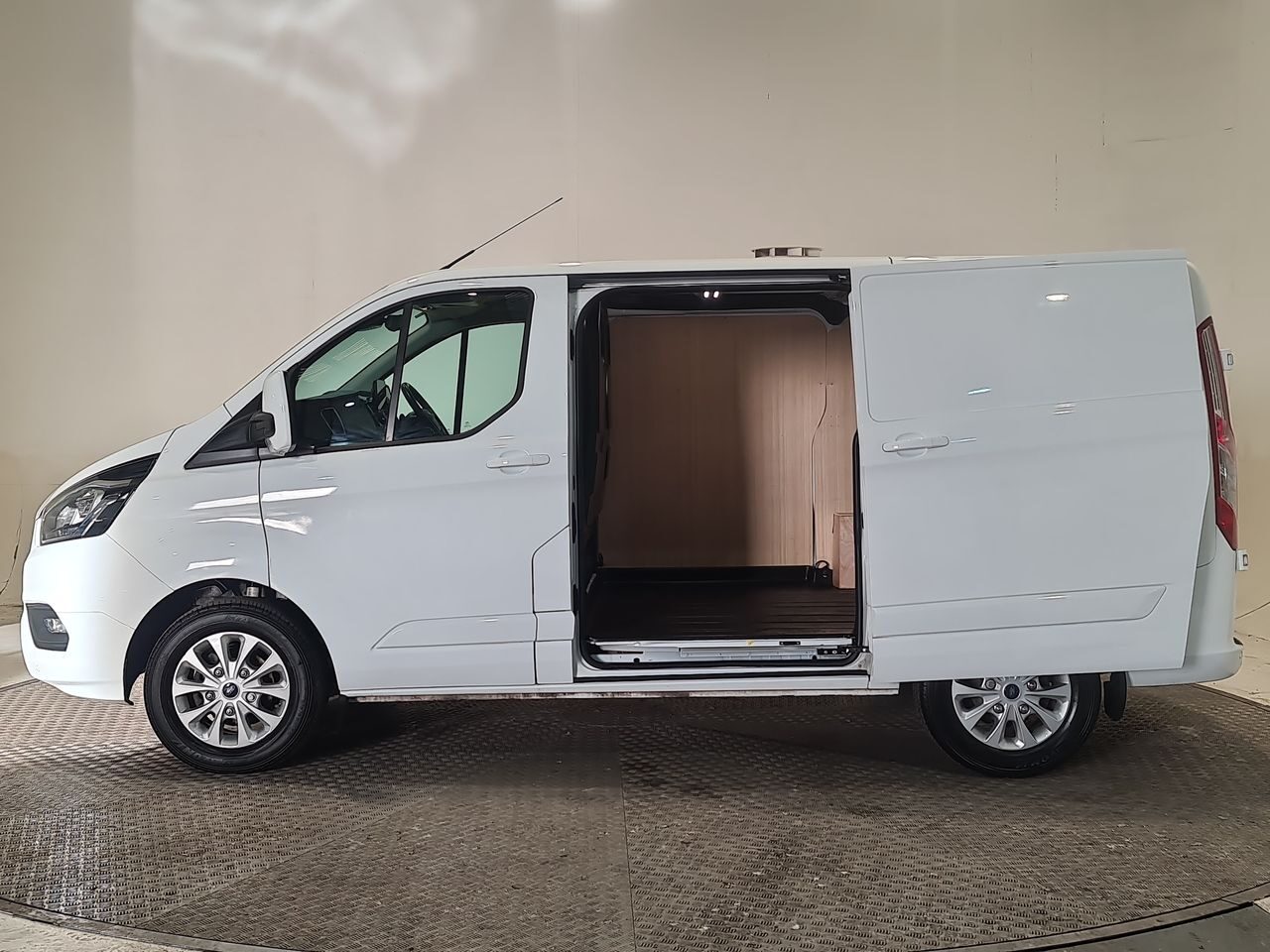 Used Ford Transit Custom 2023 for sale - 76544954: Photo 10
