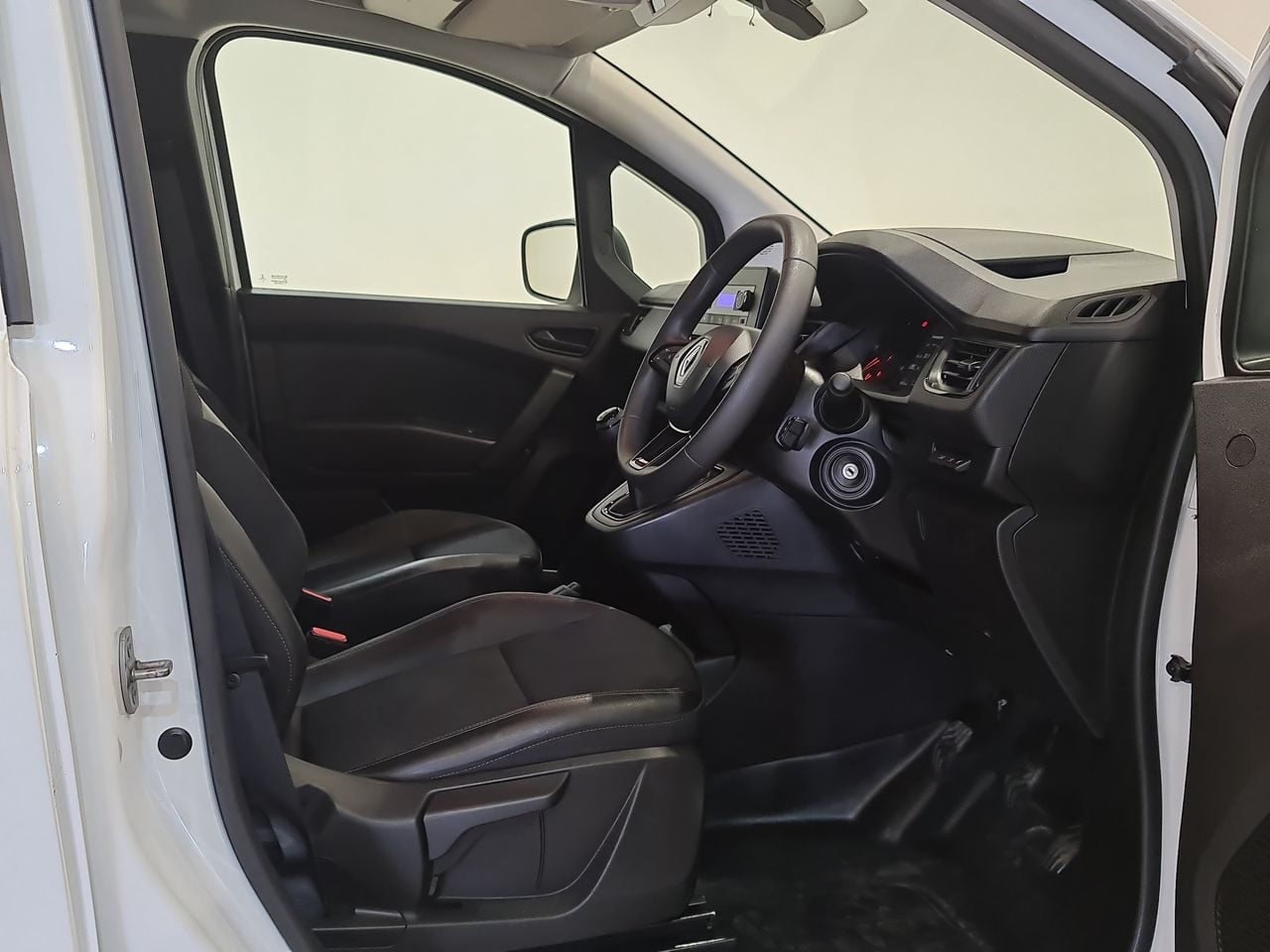 Used Renault Kangoo 2023 for sale - 78190777: Photo 19