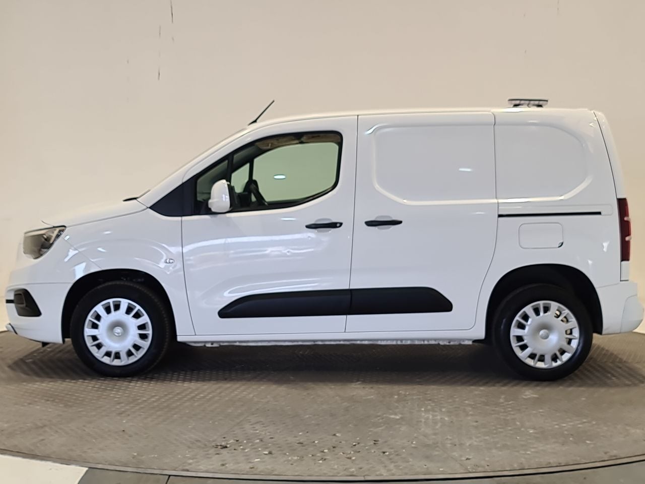 Used Vauxhall Combo 2020 for sale - 77997094: Photo 5