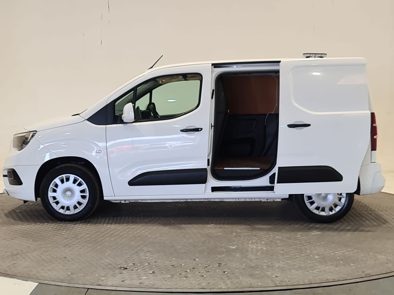 Used Vauxhall Combo 2020 for sale - 77997094: Photo 9