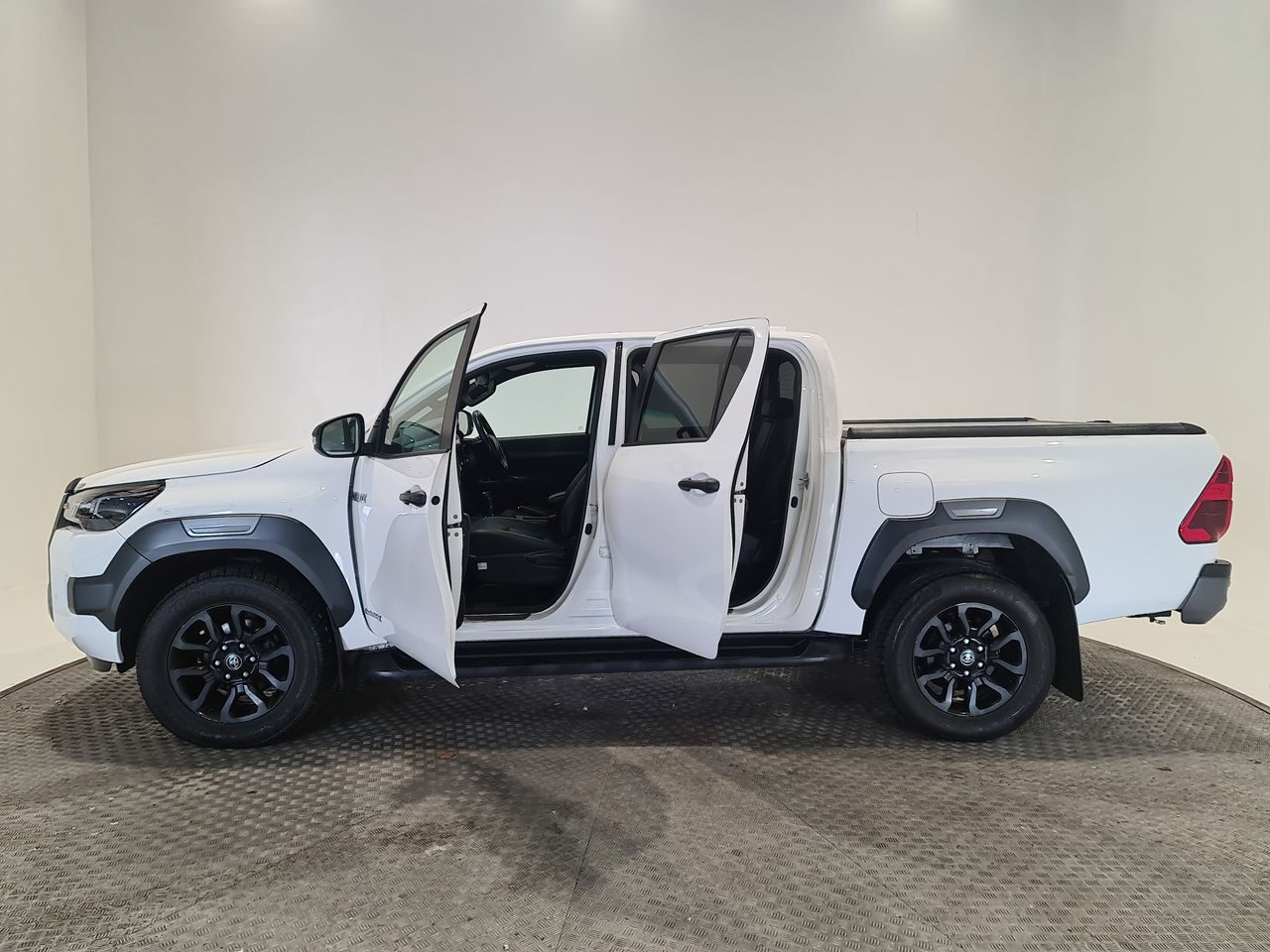 Used Toyota Hilux 2022 for sale - 77323525: Photo 10