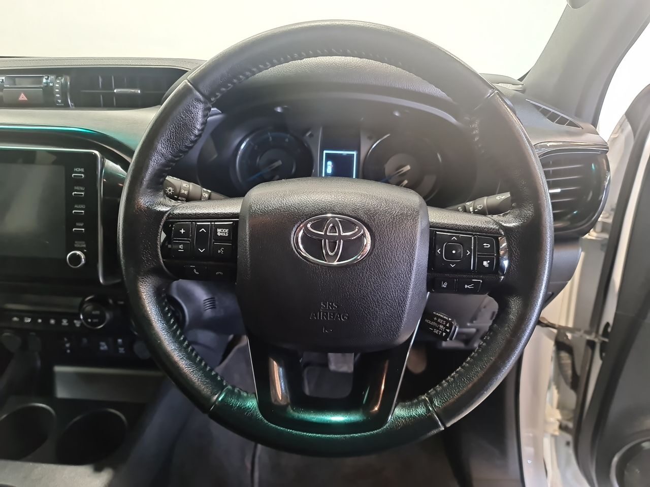 Used Toyota Hilux 2022 for sale - 77323525: Photo 24