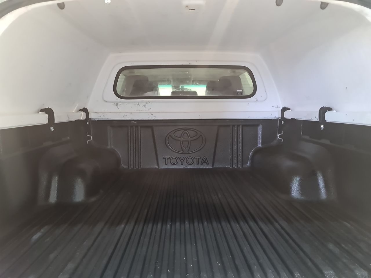 Used Toyota Hilux 2022 for sale - 76637336: Photo 12