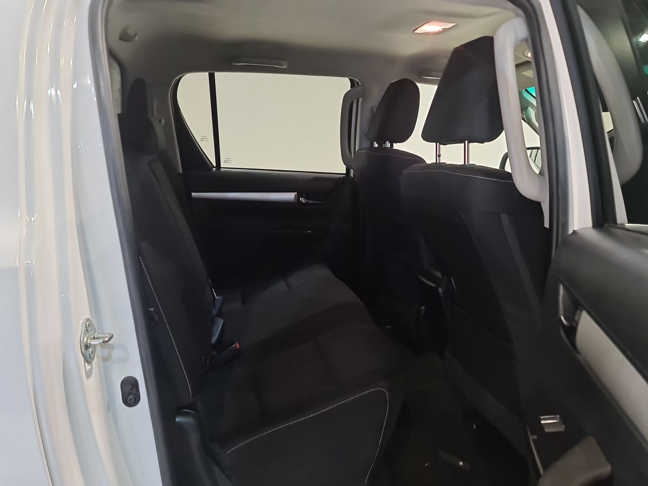 Used Toyota Hilux 2022 for sale - 76637336: Photo 17