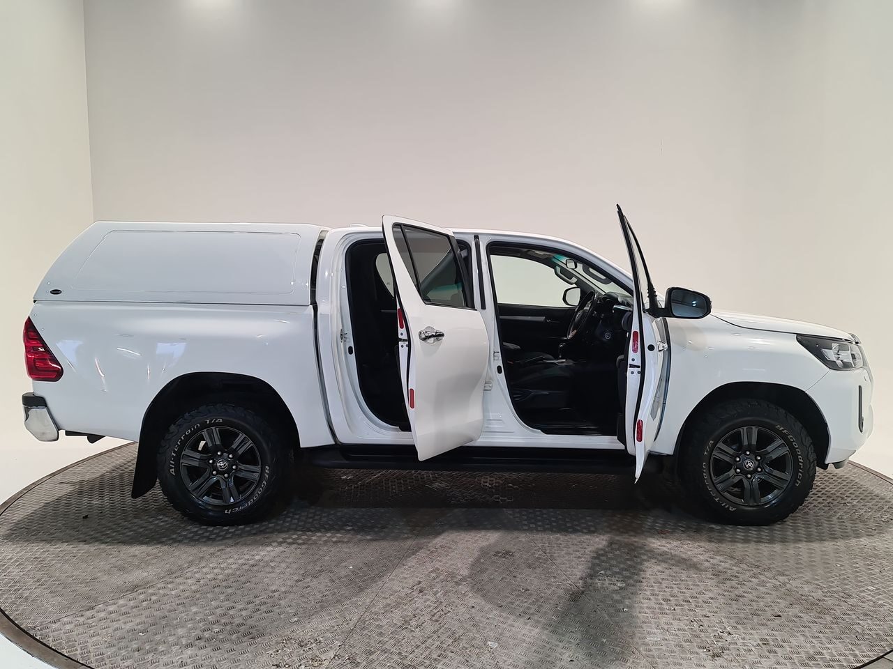 Used Toyota Hilux 2022 for sale - 76637336: Photo 18